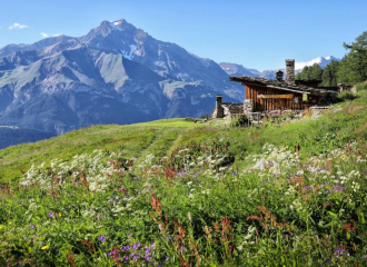 The mountain hut in the middle of the Alps