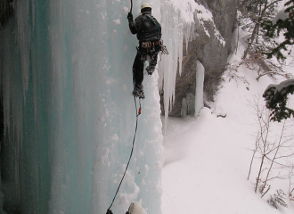 cascade de glace avec les Guides du Mont-Aiguille