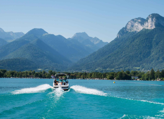 Ski nautique vue sur le bateau