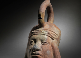 Vase portrait péruvien en terre cuite